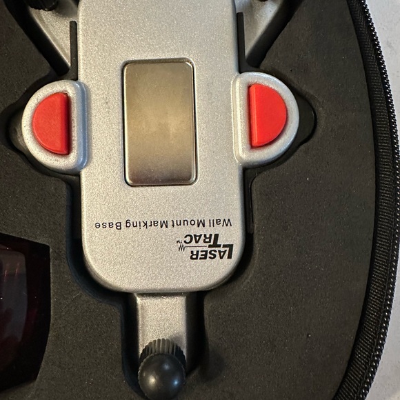 Craftsman 4 in 1 Laser Level 320.48251 Guided Measuring Tool 320.48252 working - Picture 4 of 7